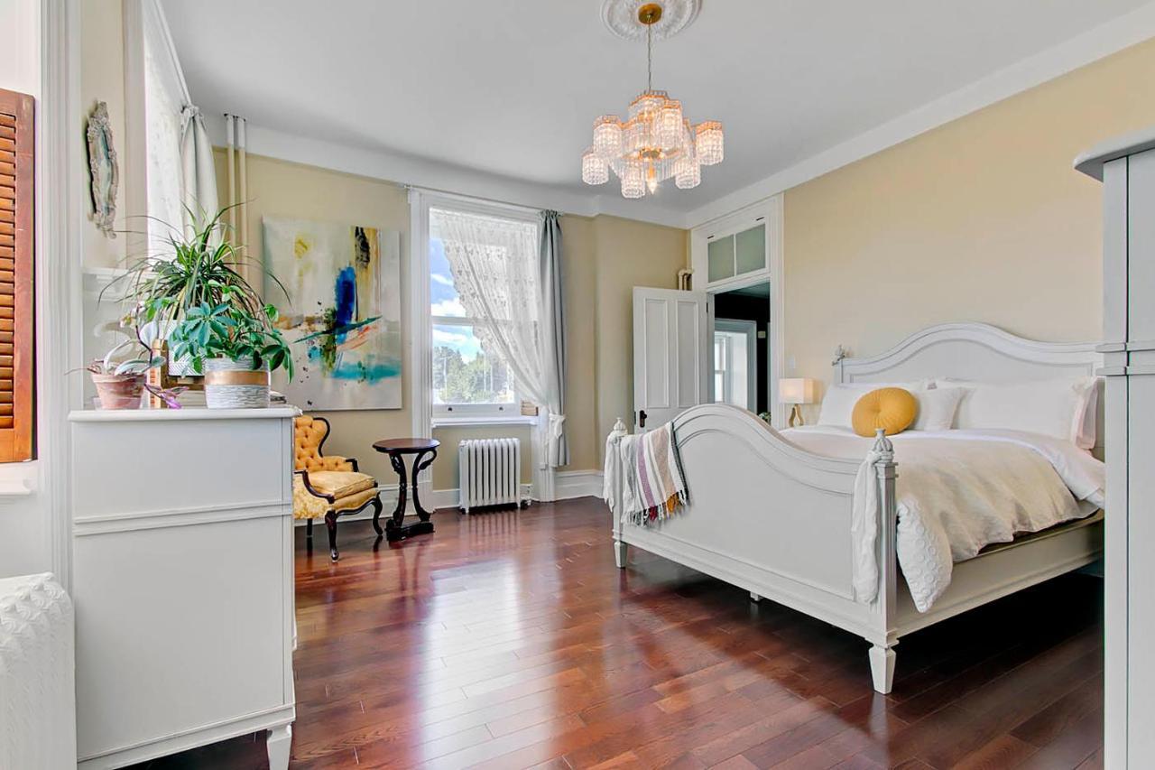 La Demeure Du Capitaine Bed & Breakfast Neuville Bagian luar foto