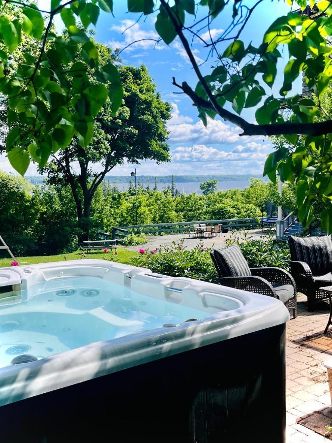 La Demeure Du Capitaine Bed & Breakfast Neuville Bagian luar foto