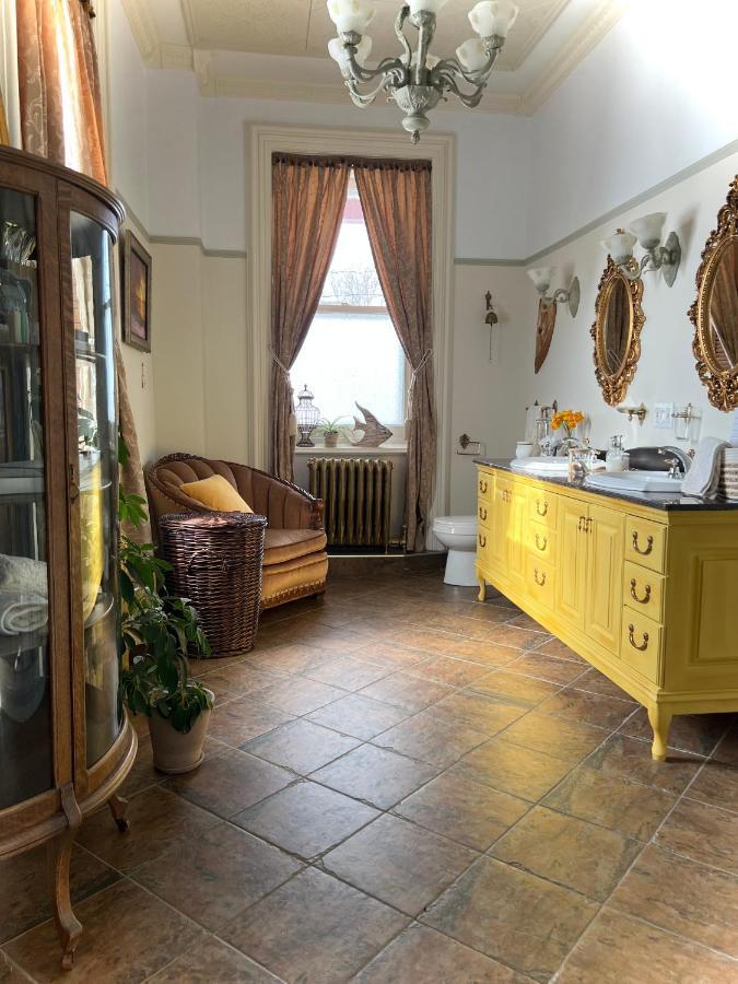 La Demeure Du Capitaine Bed & Breakfast Neuville Bagian luar foto