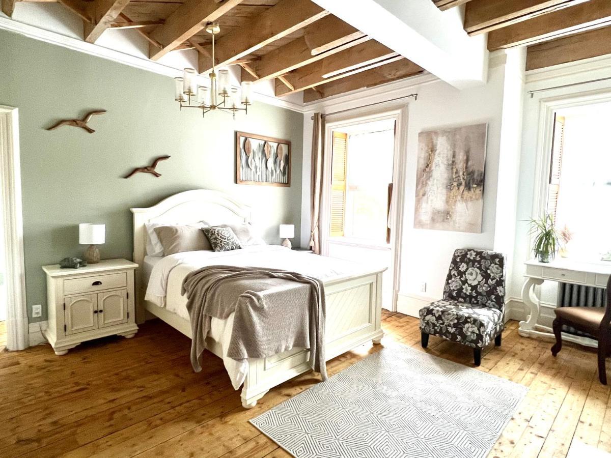 La Demeure Du Capitaine Bed & Breakfast Neuville Bagian luar foto